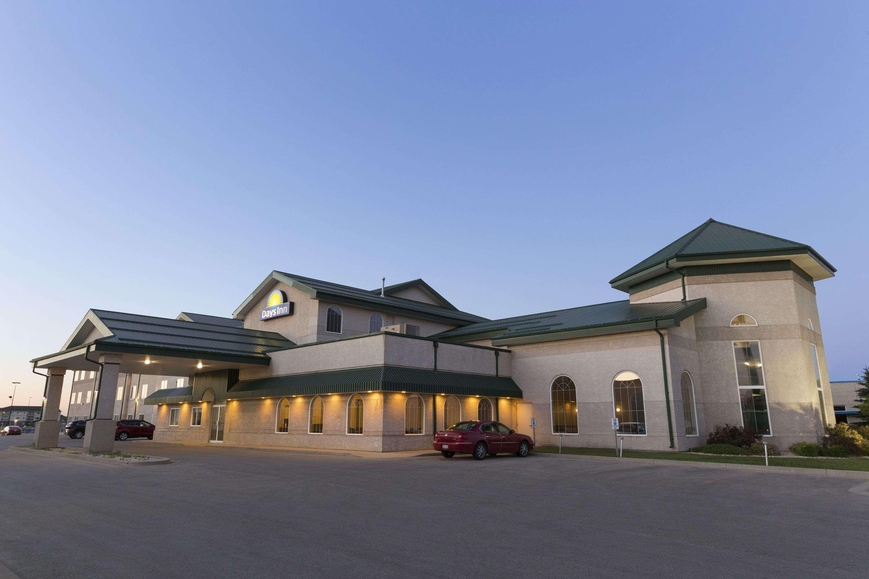 Days Inn & Suites By Wyndham Winkler Exterior foto
