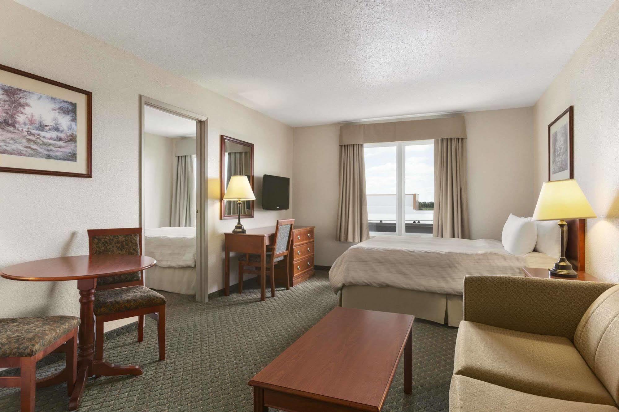Days Inn & Suites By Wyndham Winkler Exterior foto